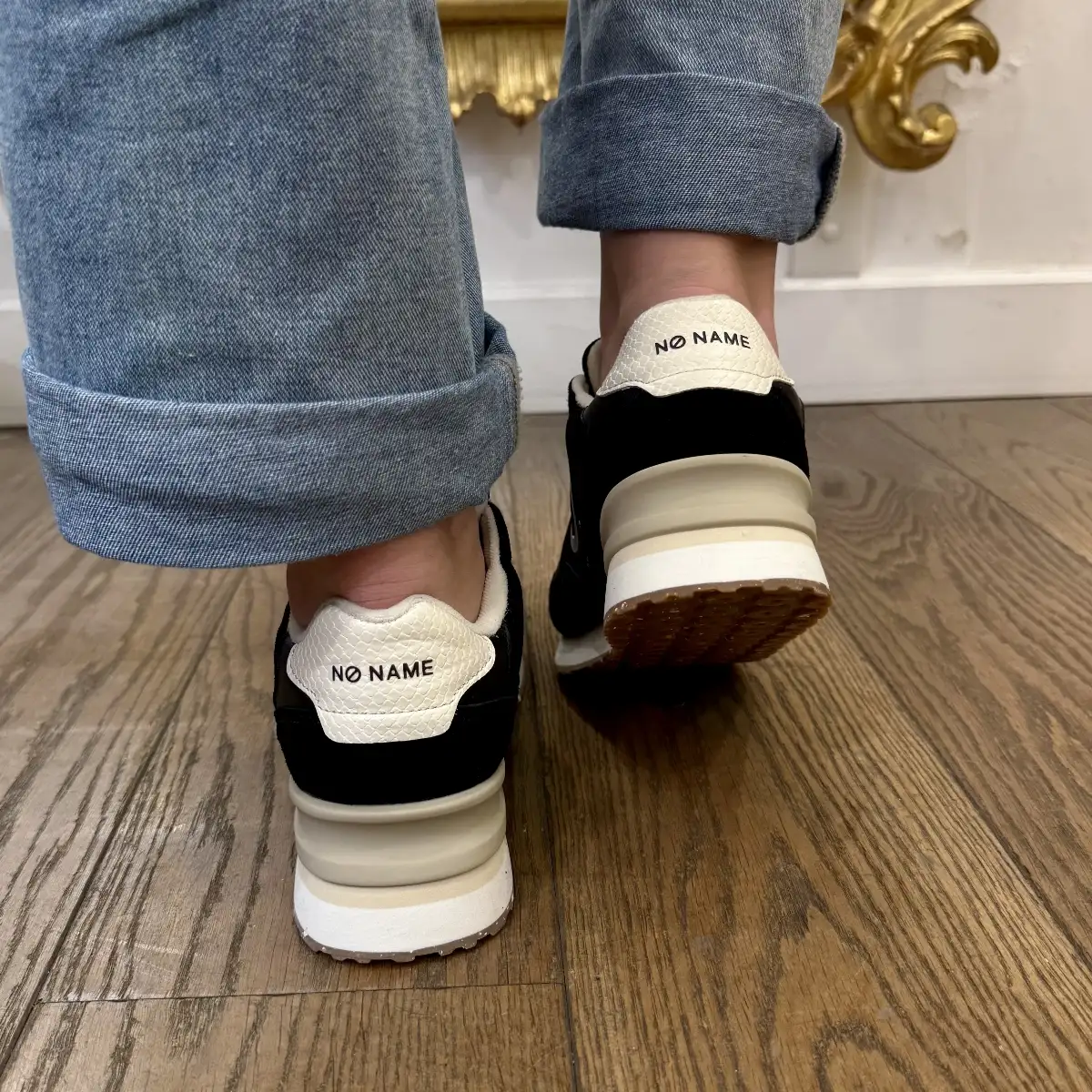 Tova Runner NOIR