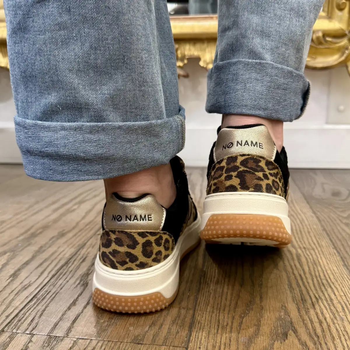 Alison LEOPARD ET NOIR