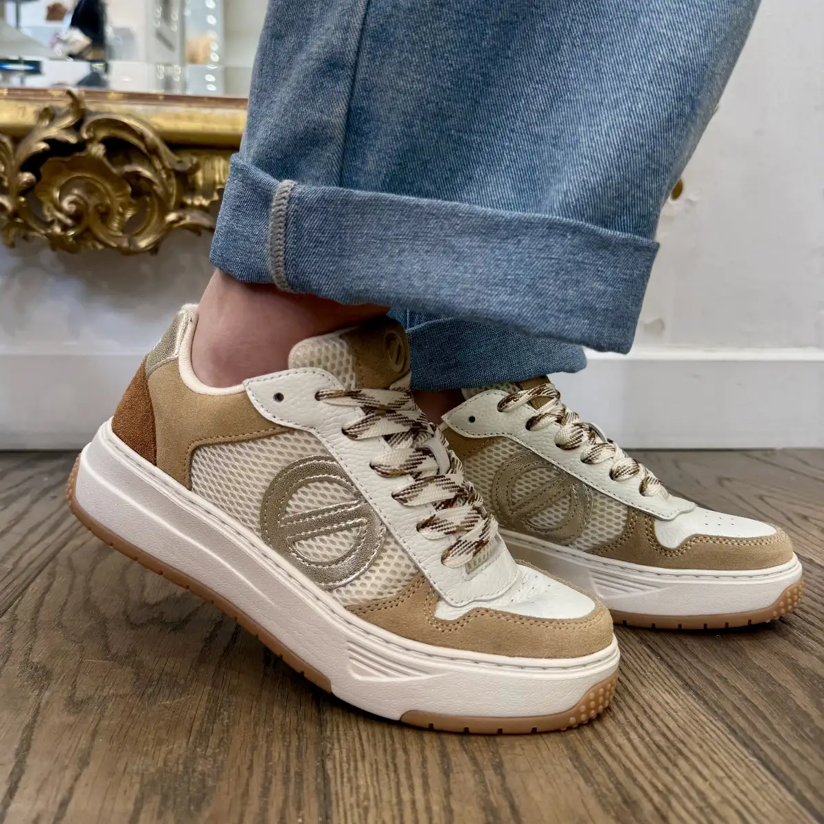 Alison BEIGE