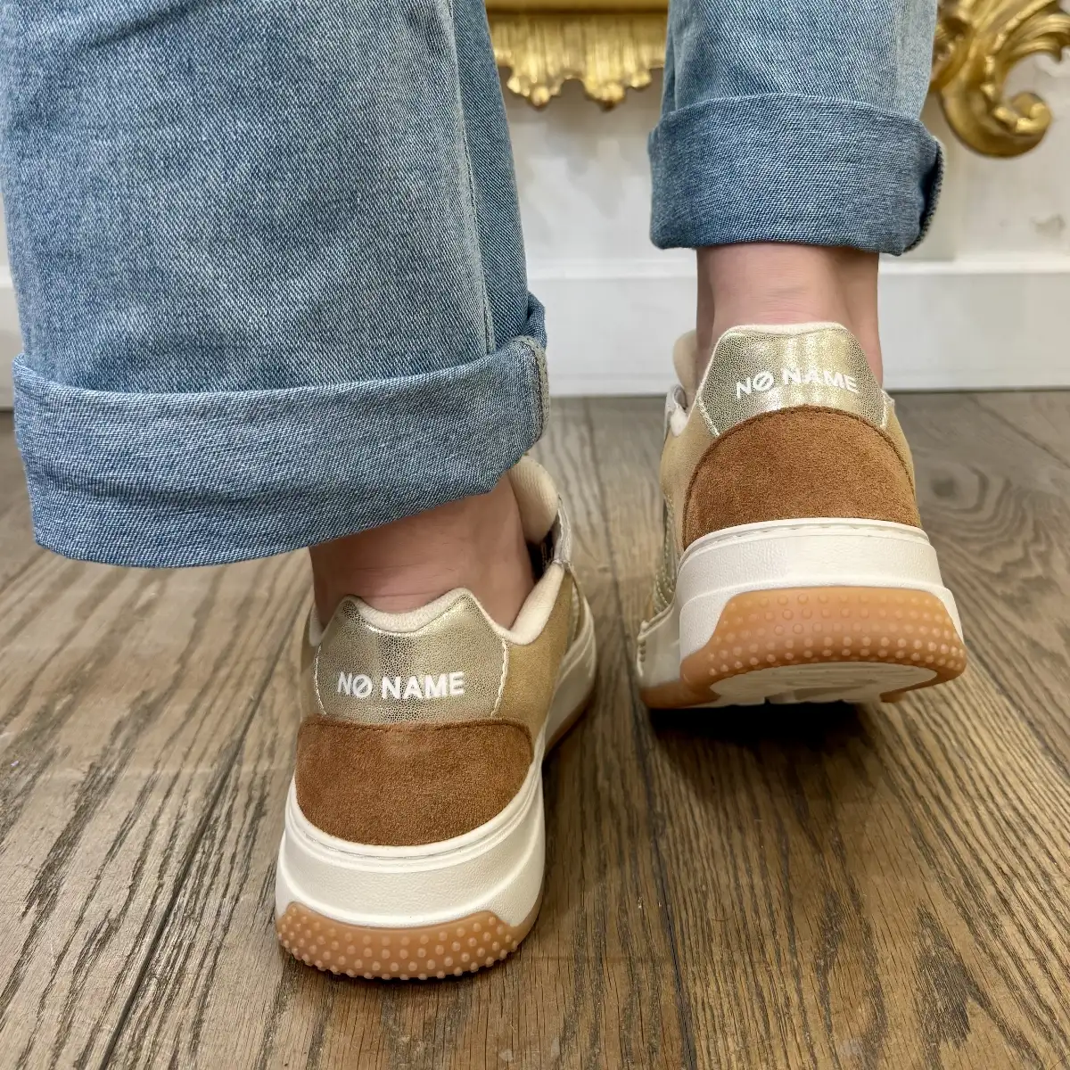 Alison BEIGE
