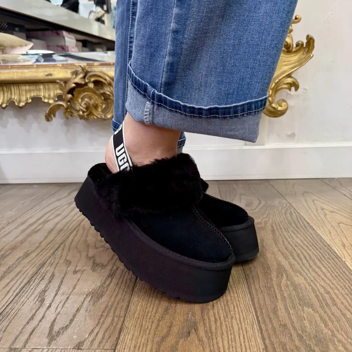 UGG Funkette NOIR