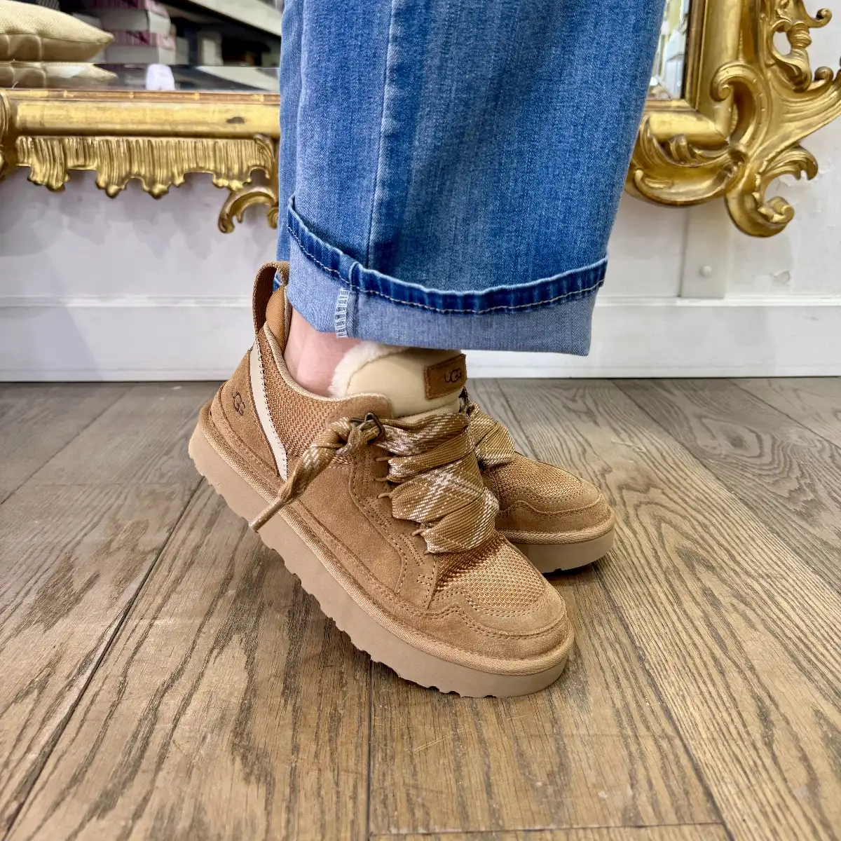 UGG  Lowmel CHESTNUT