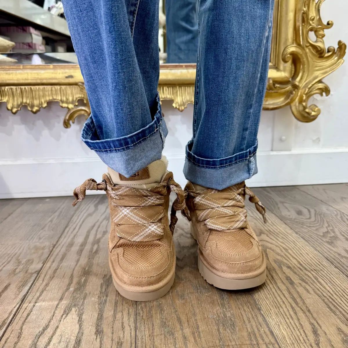 UGG  Lowmel CHESTNUT