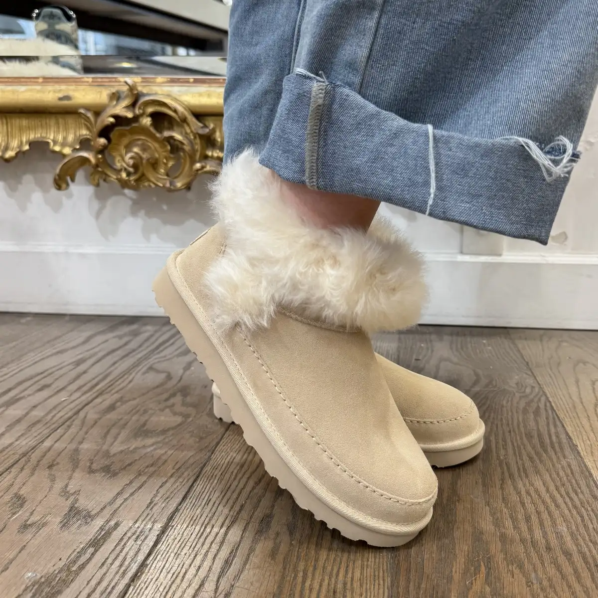 UGG – Classic Ultra Mini Chalet