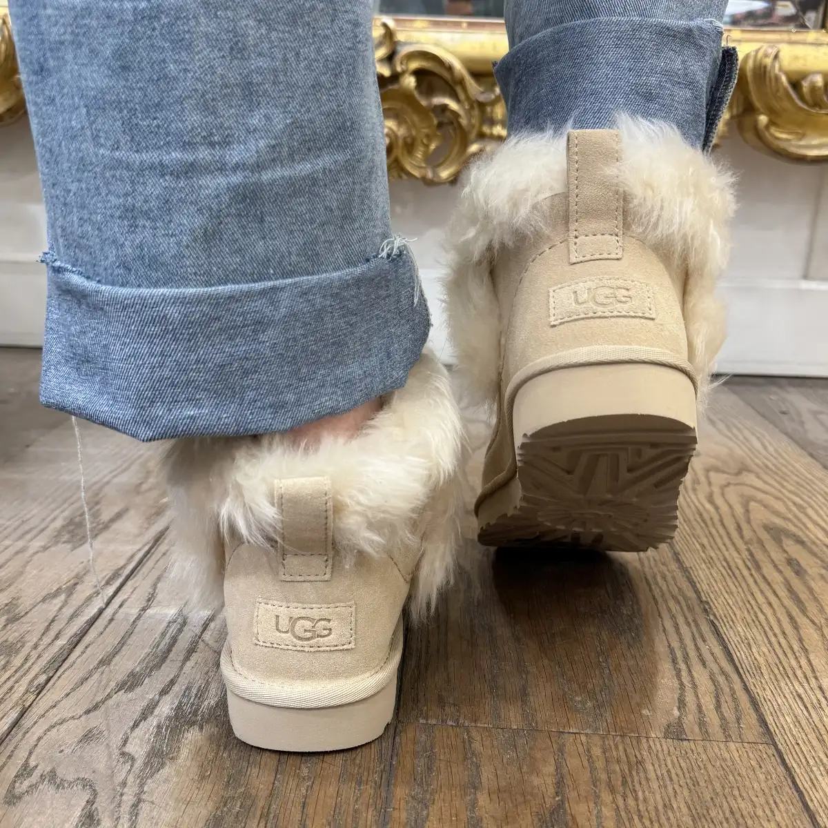 UGG – Classic Ultra Mini Chalet
