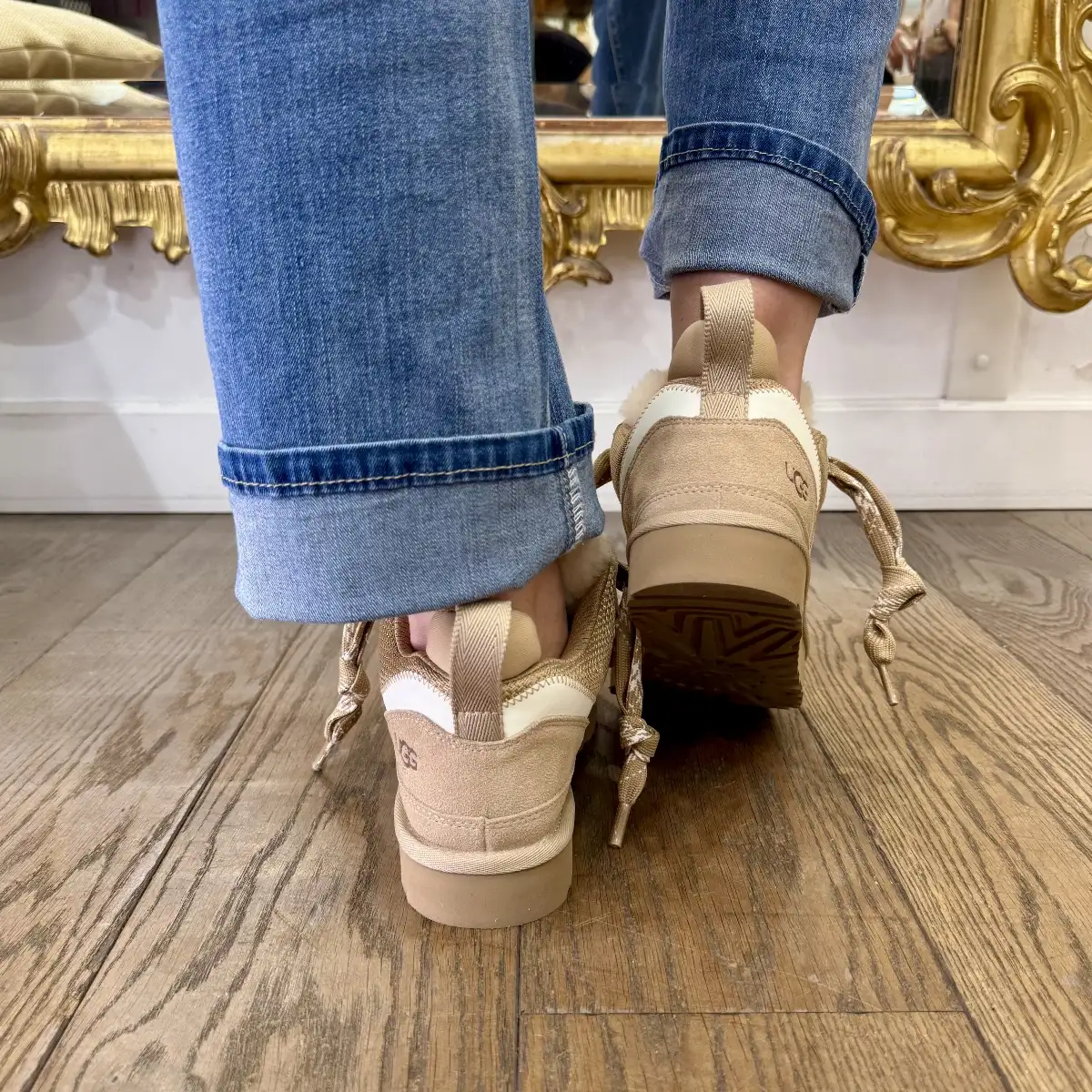 UGG  Lowmel SAND
