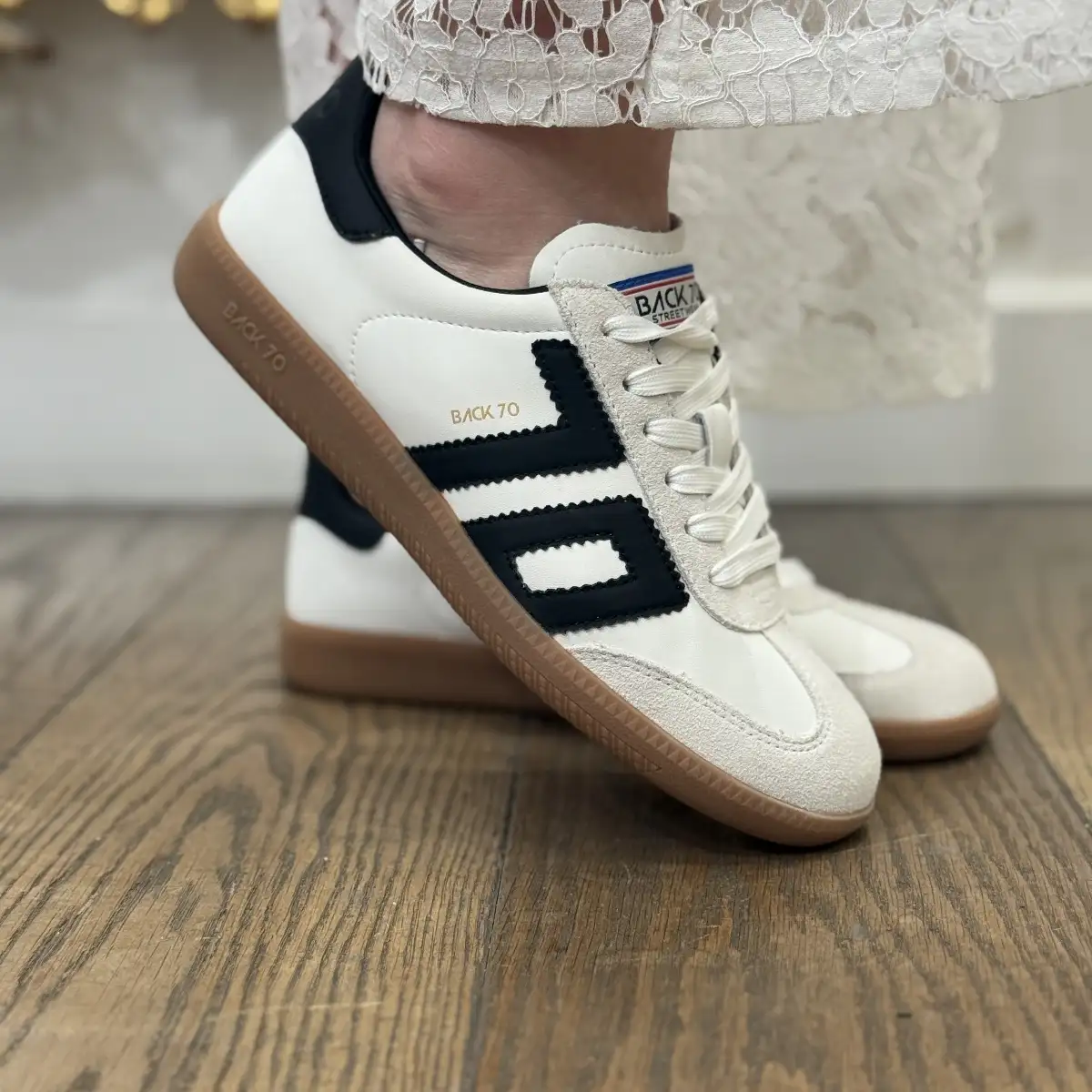 BACK 70 BASKET CLOUD NOIR ET BLANC