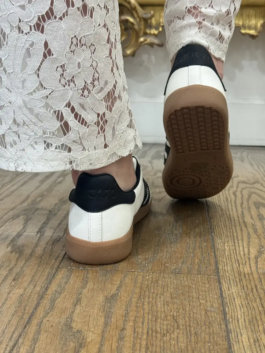 BACK 70 BASKET CLOUD NOIR ET BLANC